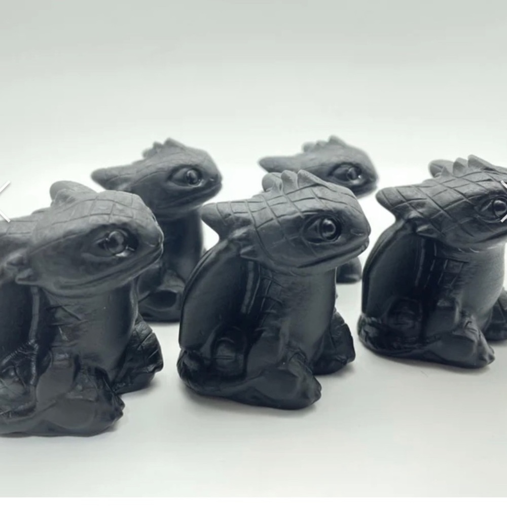 Obsidian Toothless crystal carving